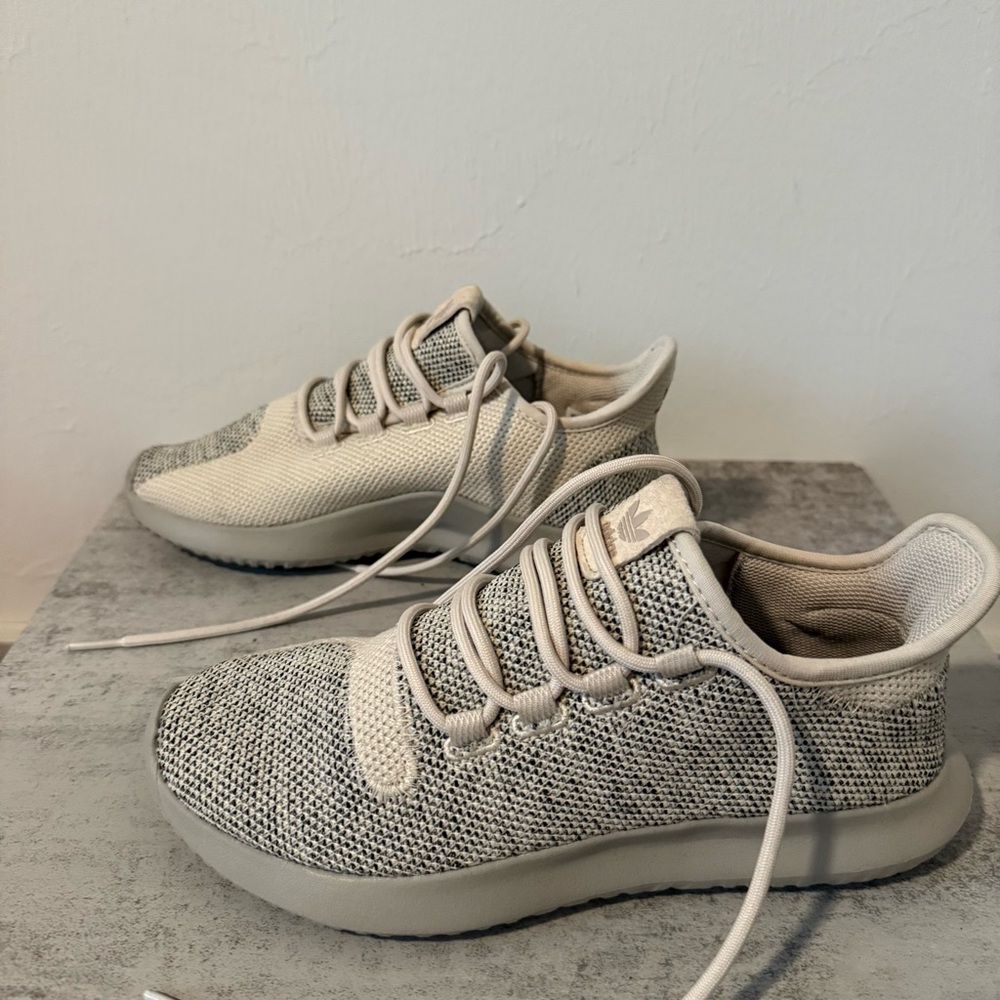 Adidas Cream and Gray Knit Lace-Up Sneakers Size 5 in Youth - Picture 4 of 7